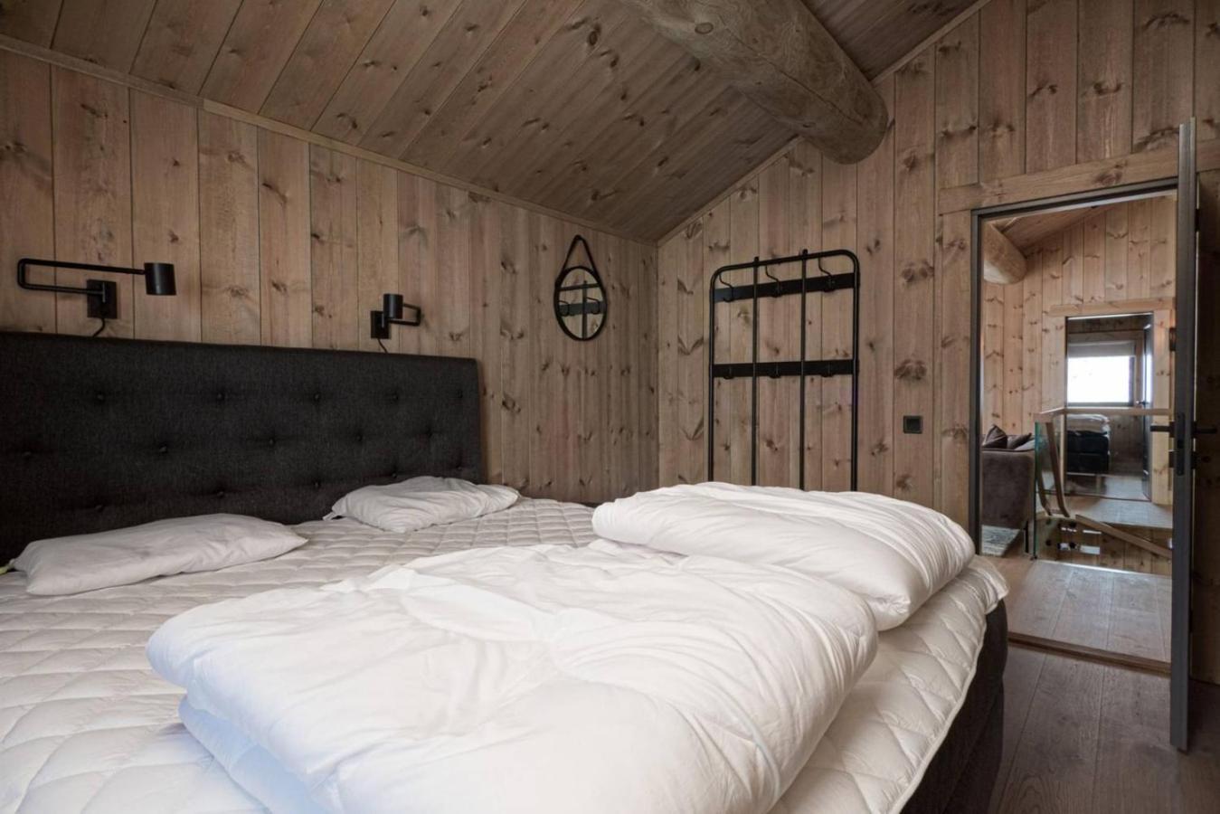 Ski-In/Ski-Out | Wi-Fi | Sauna | Pets Allowed Лофсдален Екстериор снимка